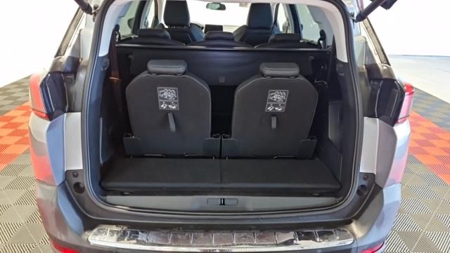 Peugeot 5008 image 1