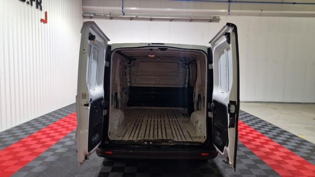 Nissan Nv300 image 4