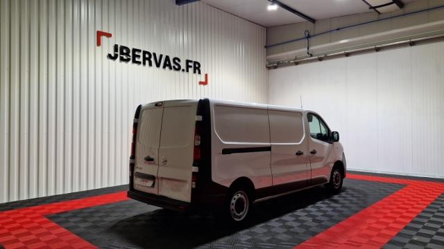 Nissan Nv300 image 9