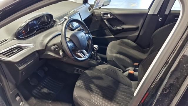 Peugeot 208 image 2