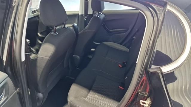 Peugeot 208 image 6