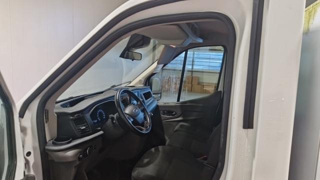 Ford Transit image 3