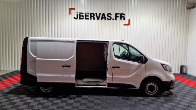 Renault Trafic image 2