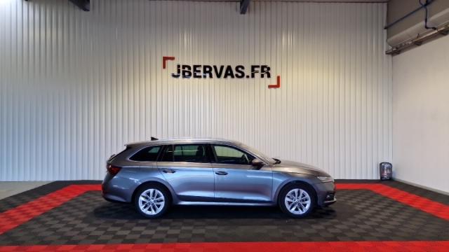 Skoda Octavia image 2