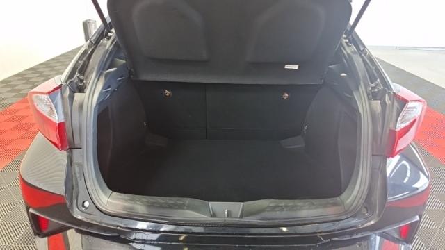 Toyota C-Hr image 5