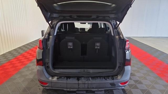 Peugeot 5008 image 1