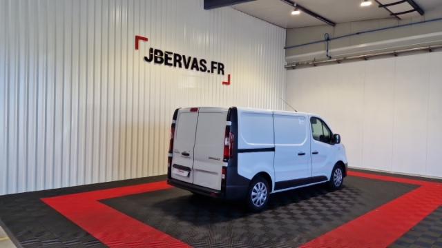 Renault Trafic image 2