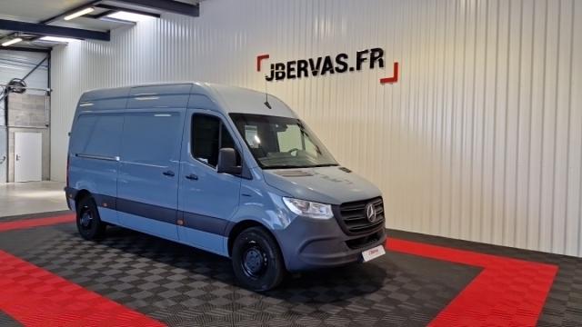 Mercedes Benz Sprinter image 1