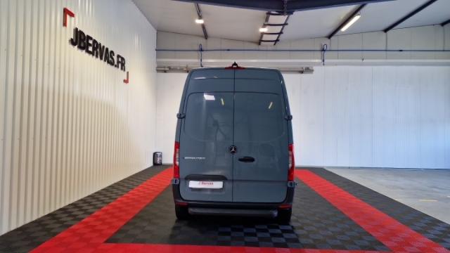 Mercedes Benz Sprinter image 4