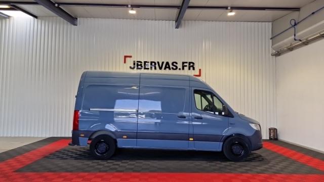 Mercedes Benz Sprinter image 2