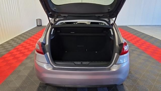 Peugeot 308 image 2