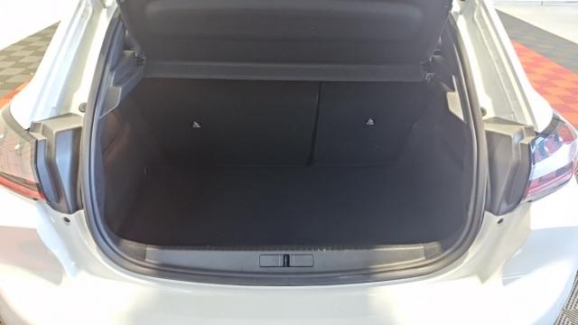 Peugeot 208 image 2