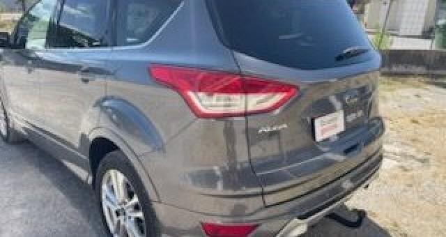 Ford Kuga image 3