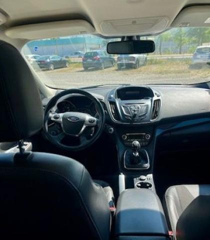 Ford Kuga image 4