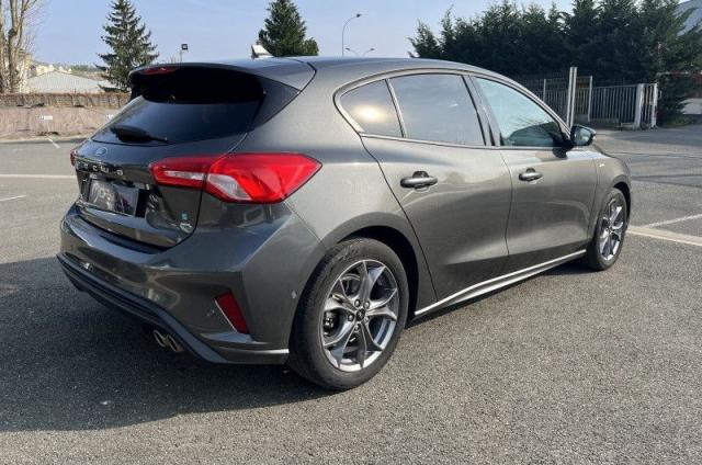 Ford Focus image 8