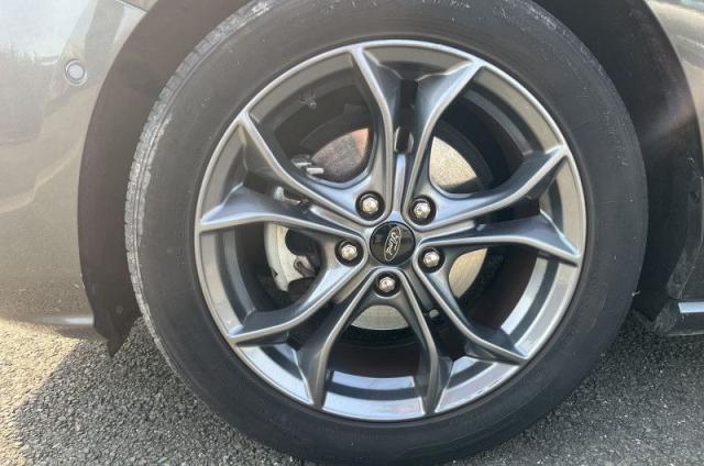 Ford Focus image 6