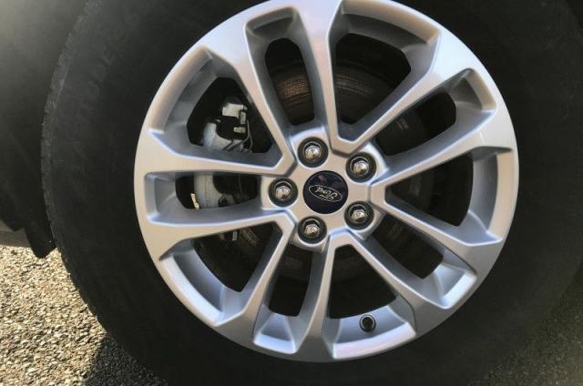 Ford Kuga image 8