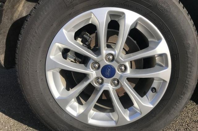 Ford Kuga image 6