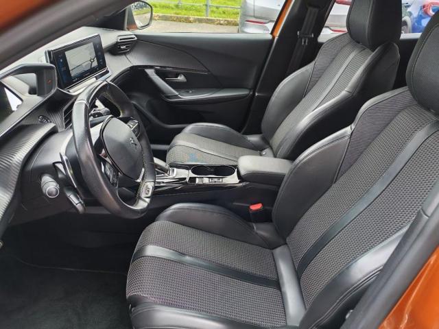 Peugeot 2008 image 8