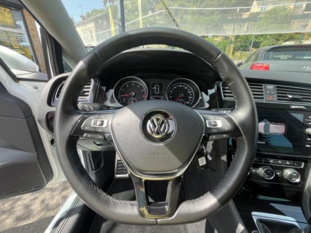 Volkswagen Golf image 2