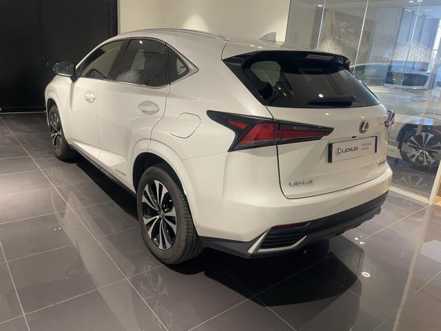 Lexus Nx 300h Hybride 2wd Mc Design App My21 Sr image 2