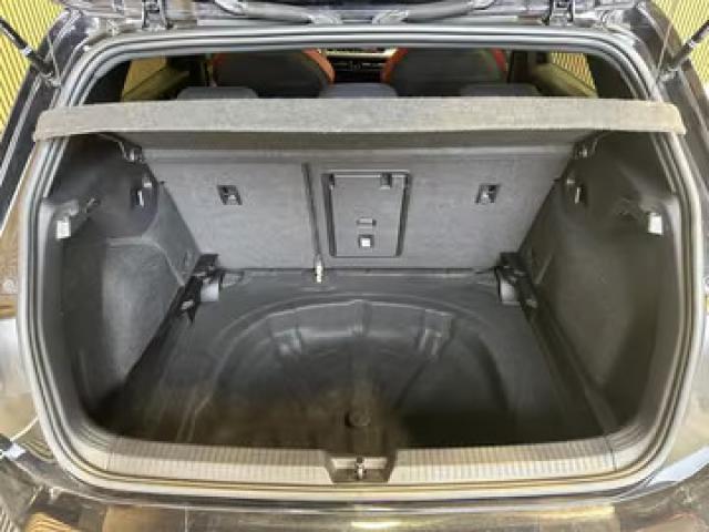 Volkswagen Golf image 8