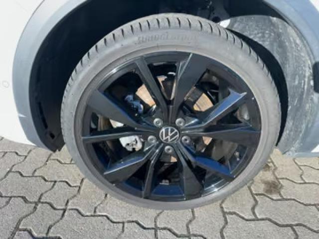 Volkswagen T-Roc image 2
