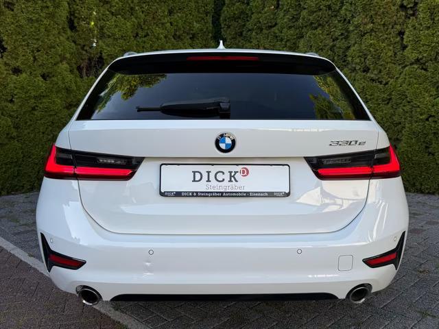 Bmw 330e image 5