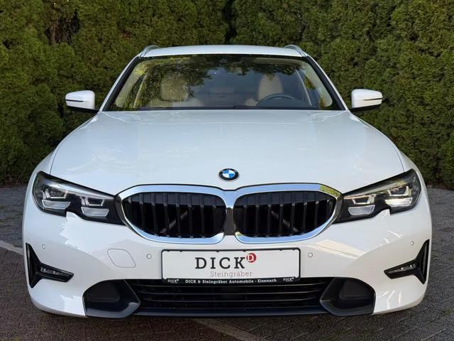 Bmw 330e image 1