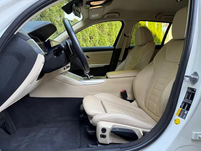 Bmw 330e image 9