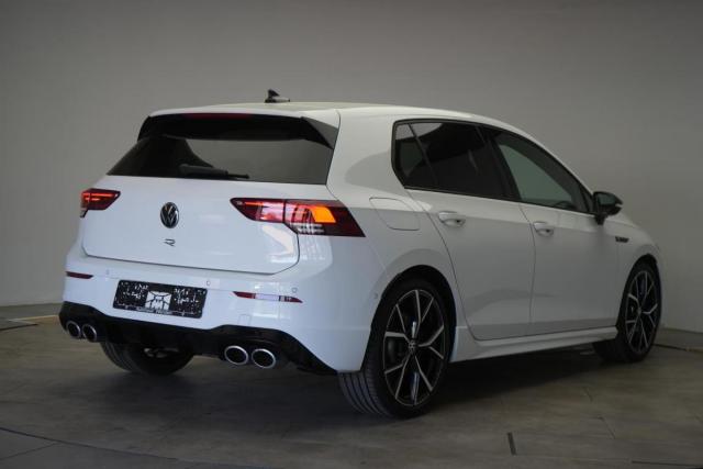 Volkswagen Golf R image 6