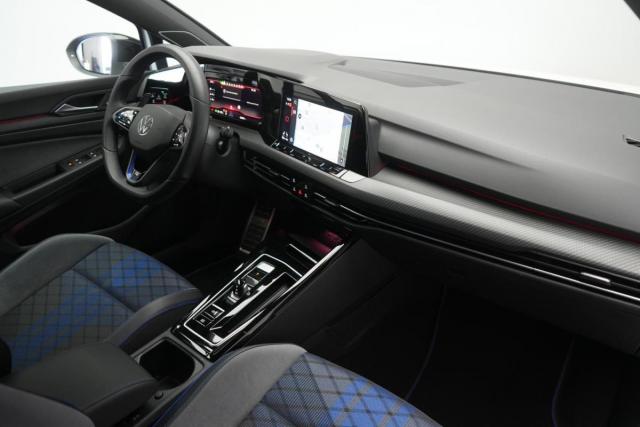 Volkswagen Golf R image 4