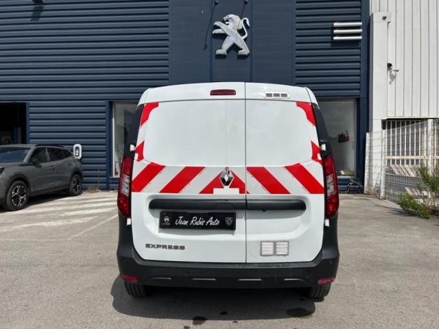 Renault Express Van image 6