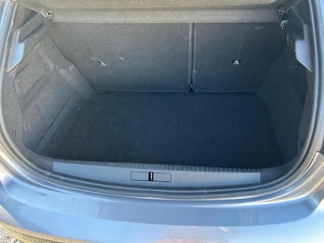 Peugeot 208 image 6