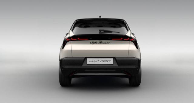 Alfa Romeo Junior image 2