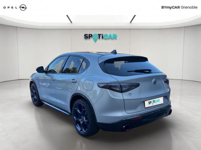 Alfa Romeo Stelvio image 7
