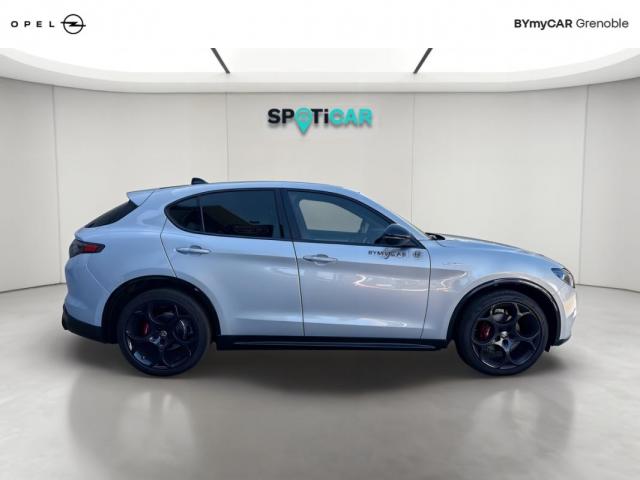 Alfa Romeo Stelvio image 5