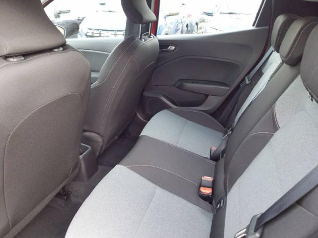 Renault Clio image 9