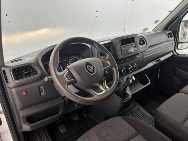 Renault Master image 1