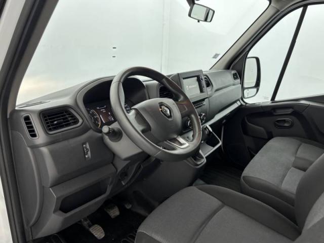 Renault Master image 1