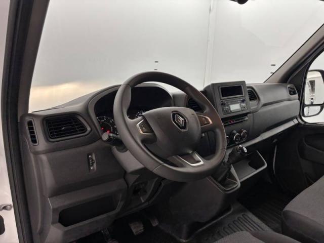 Renault Master image 1