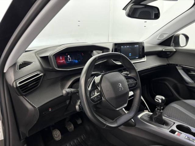 Peugeot 2008 image 1
