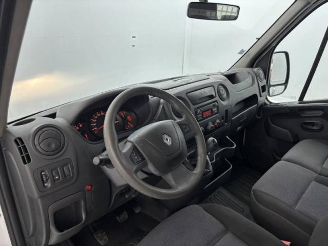 Renault Master image 1