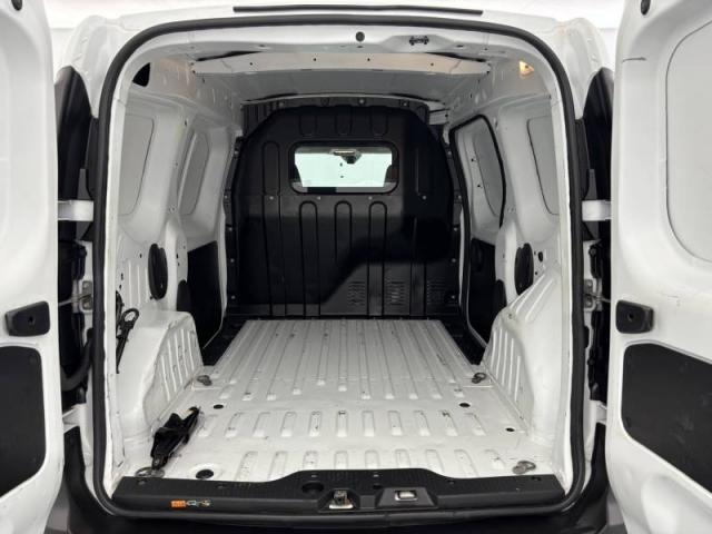 Renault Express image 2