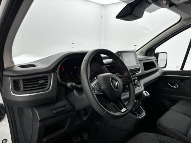 Renault Trafic image 1