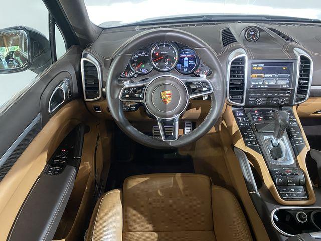 Porsche Cayenne image 8