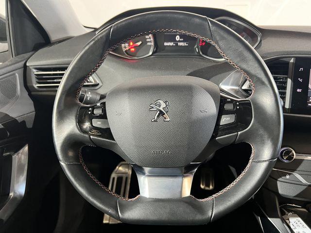 Peugeot 308 image 8