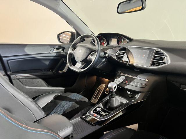 Peugeot 308 image 2