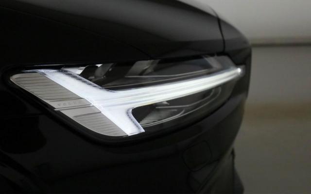 Volvo V60 image 2