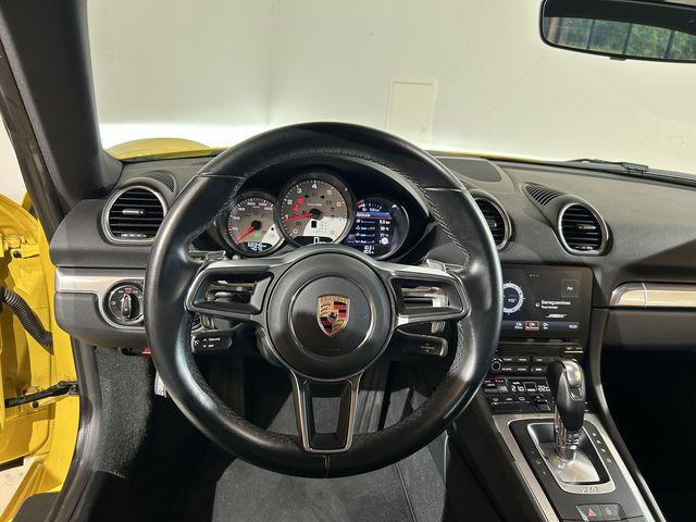 Porsche 718 Cayman image 8
